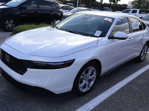 Used 2025 Honda Accord LX image 2