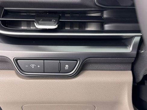 New 2026 Kia Carnival FWD image 32