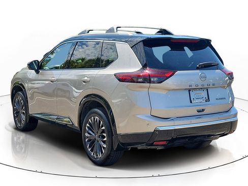 Used 2025 Nissan Rogue Platinum w/ Platinum Premium Package FWD image 3