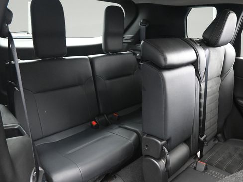 Used 2025 Mitsubishi Outlander SE AWD/4WD image 14