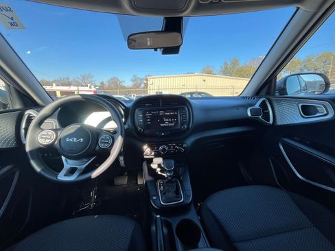 Used 2025 Kia Soul LX w/ LX Technology Package image 31