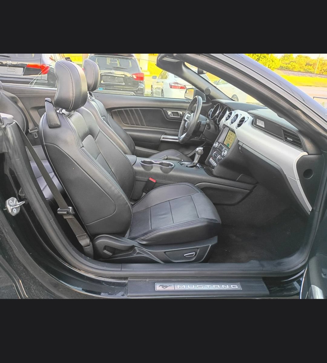 Used 2017 Ford Mustang Premium RWD image 18
