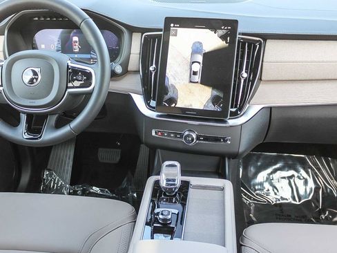 New 2026 Volvo XC90 T8 Plus w/ Protection Package Premier AWD/4WD image 15
