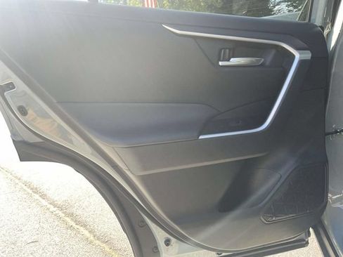 Used 2023 Toyota RAV4 XLE AWD/4WD image 15