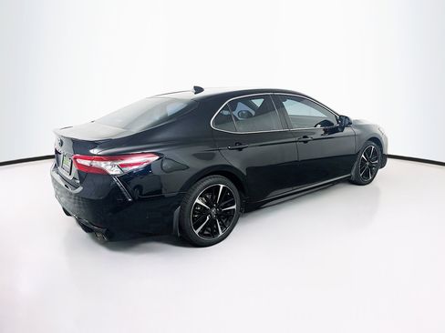 Used 2018 Toyota Camry XSE FWD image 9