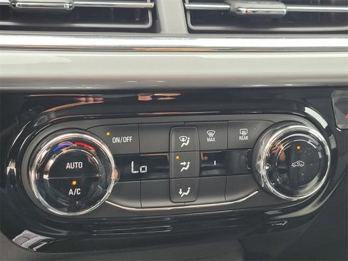 New 2026 Chevrolet Trax LT image 15