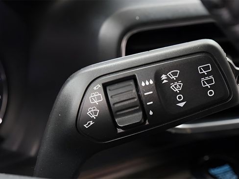 Used 2022 Ford Explorer Limited image 17