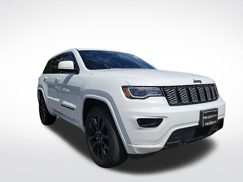 Used 2020 Jeep Grand Cherokee Altitude AWD/4WD image 5