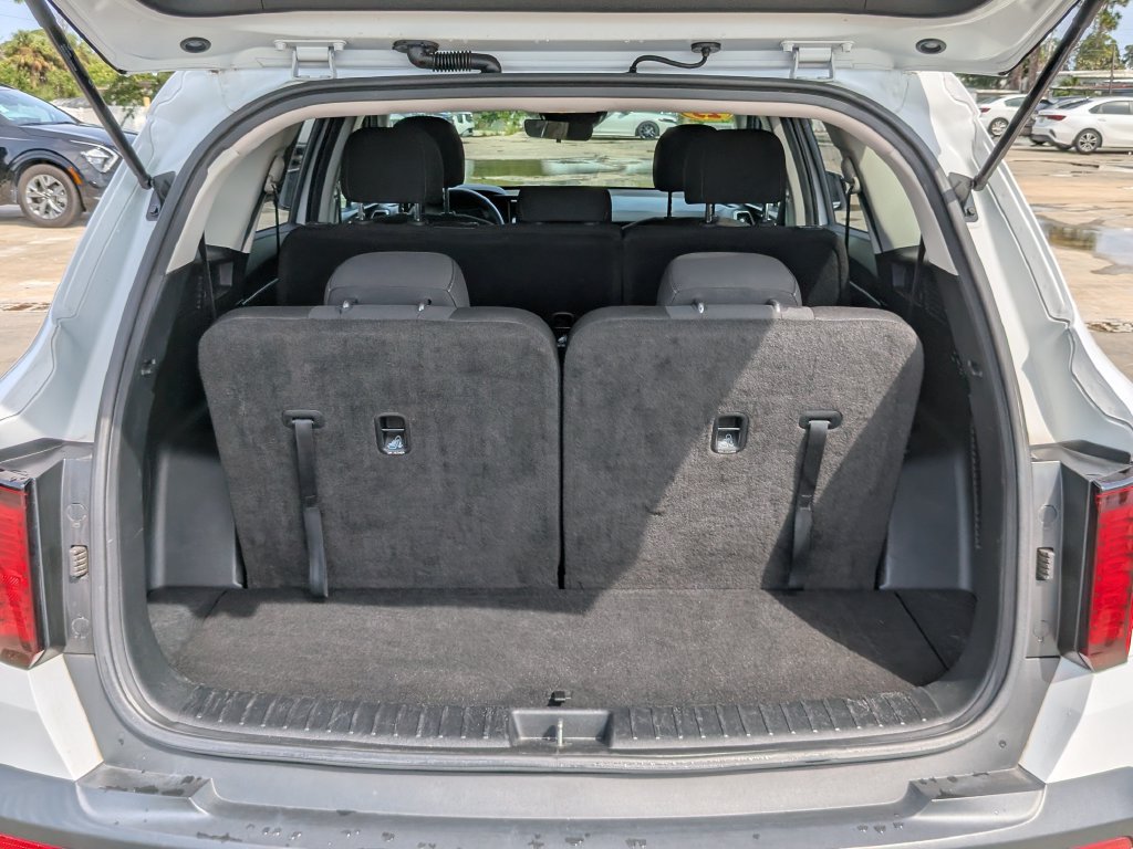 Certified 2023 Kia Sorento LX FWD image 12