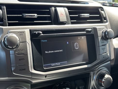 Used 2014 Toyota 4Runner SR5 AWD/4WD image 15