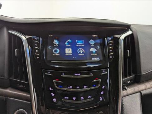 Used 2016 Cadillac Escalade ESV Premium image 28