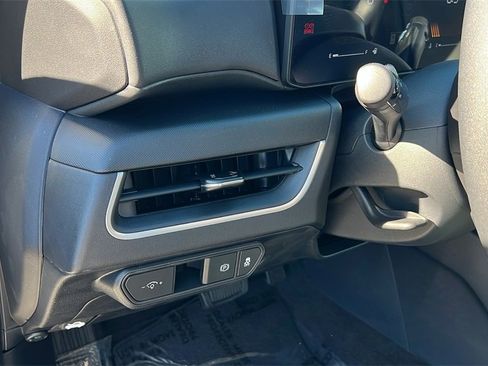 New 2025 Kia K4 LXS image 12