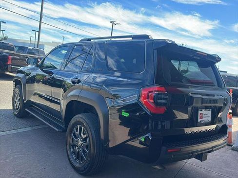 Certified 2025 Toyota 4Runner SR5 AWD/4WD image 4