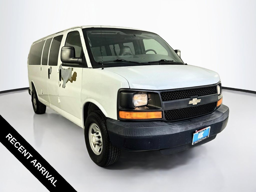 Used 2008 Chevrolet Express 3500 Extended Passenger RWD image 1