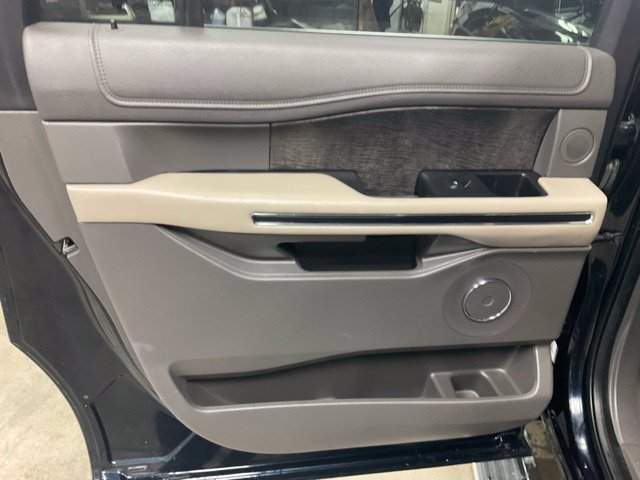 Used 2021 Ford Expedition Max Limited AWD/4WD image 18