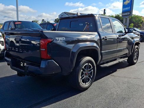 Used 2024 Toyota Tacoma TRD Sport w/ TRD Sport Upgrade Package AWD/4WD image 6