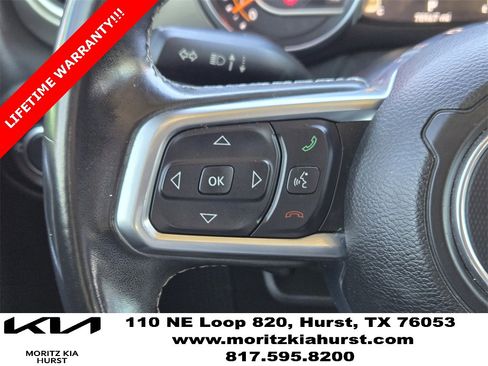 Used 2019 Jeep Wrangler Unlimited Sahara image 29