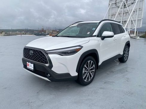 Certified 2023 Toyota Corolla Cross XLE w/ Convenience Package AWD/4WD image 7