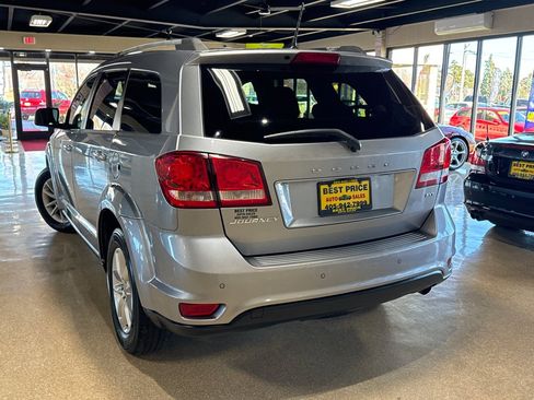 Used 2017 Dodge Journey SXT w/ Safe & Sound Group FWD image 3