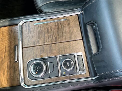 Used 2020 Ford Expedition Platinum image 16