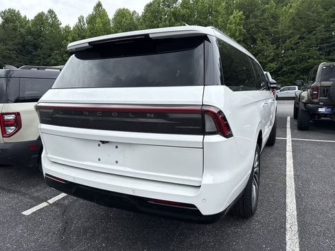 Used 2025 Lincoln Navigator L Reserve AWD/4WD image 14