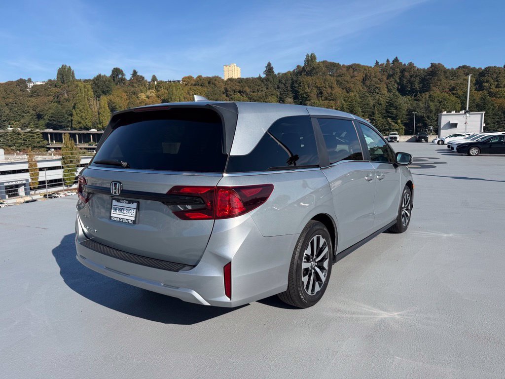 Used 2025 Honda Odyssey EX-L image 3