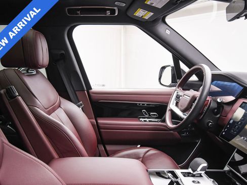 Used 2025 Land Rover Range Rover SE image 49