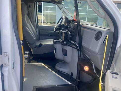 Used 2014 Ford E-350 and Econoline 350 Extended Super Duty w/ Power Group RWD image 20
