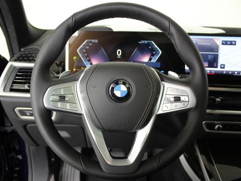 New 2026 BMW X7 xDrive40i w/ Premium Package image 14