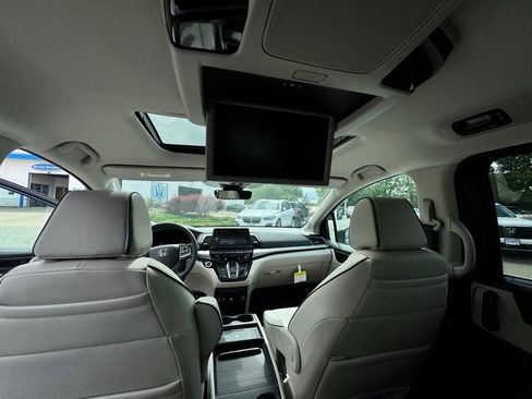 New 2026 Honda Odyssey Touring image 12