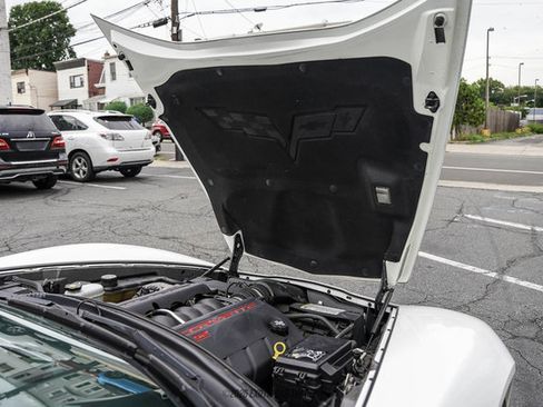 Used 2006 Chevrolet Corvette Convertible w/ Preferred Equipment Group RWD image 28
