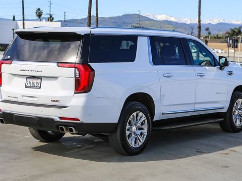 Used 2025 GMC Yukon XL Denali image 9