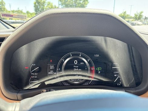 Used 2023 Lexus LX 600 4WD w/ Appearance Package image 21