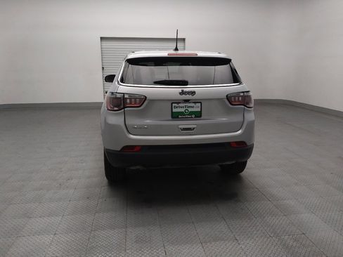 Used 2024 Jeep Compass Sport image 6