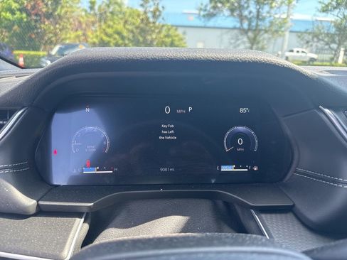 Used 2025 Jeep Grand Cherokee L Altitude RWD image 13