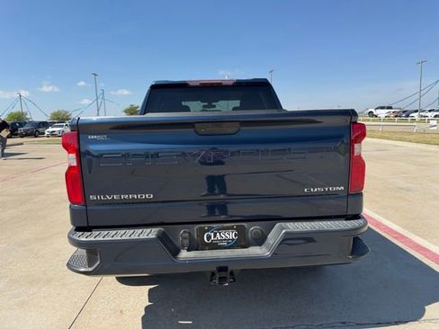 Used 2020 Chevrolet Silverado 1500 Custom w/ Custom Value Package image 4