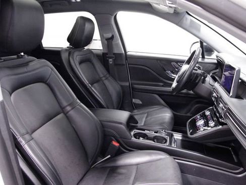 Used 2020 Lincoln Corsair Standard w/ Premium Package image 12