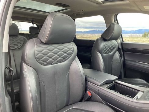 Used 2021 Hyundai Palisade Limited w/ Winter Package image 18
