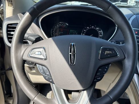 Used 2017 Lincoln MKX Reserve AWD/4WD image 23