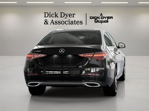 Used 2025 Mercedes-Benz C 300 Sedan image 13