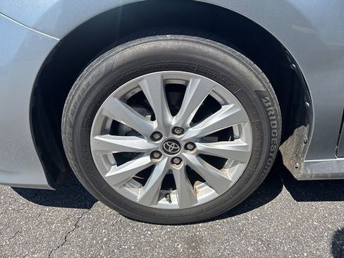 Used 2020 Toyota Camry LE image 9