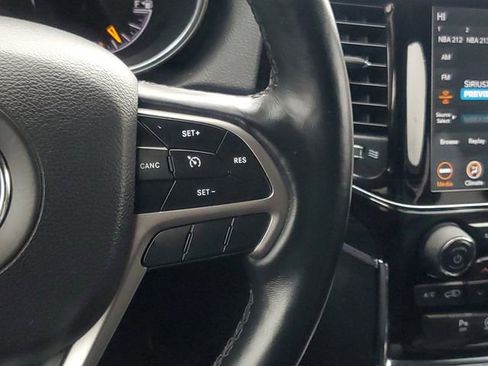 Used 2020 Jeep Grand Cherokee Limited image 19