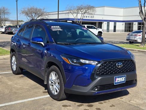 Used 2024 Toyota Corolla Cross LE image 3