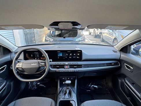 Used 2025 Kia K4 LXS image 33