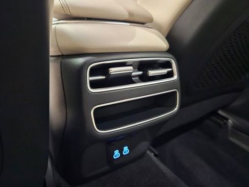 Used 2026 Genesis GV70 2.5T Select image 16