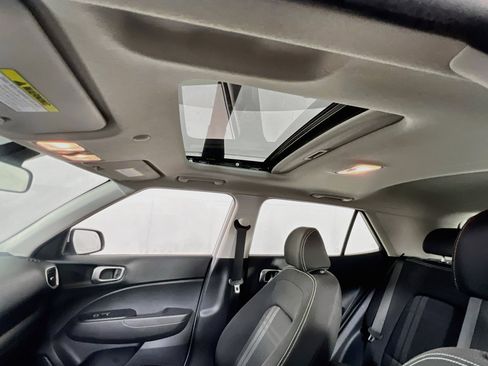 Used 2023 Hyundai Venue SEL FWD image 20