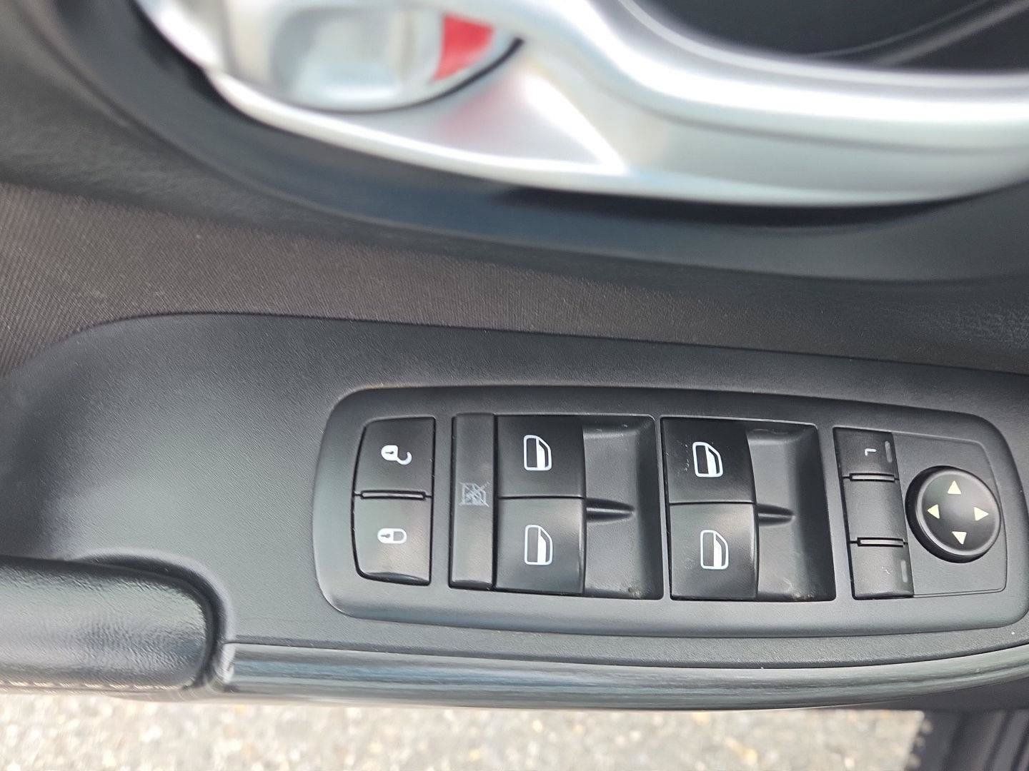 Used 2016 Jeep Cherokee Latitude AWD/4WD image 20