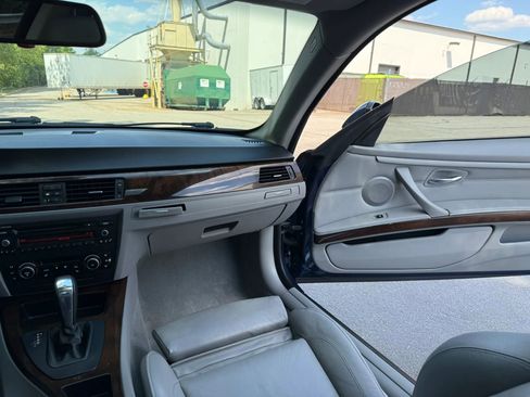 Used 2011 BMW 328i xDrive Coupe image 30