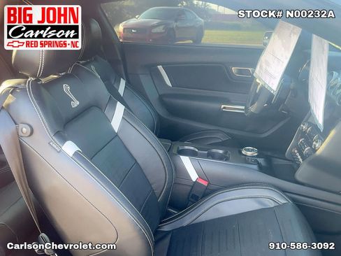 Used 2022 Ford Mustang Shelby GT500 w/ Technology Package RWD image 36