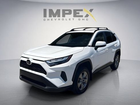 Used 2024 Toyota RAV4 XLE w/ Convenience Package FWD image 1
